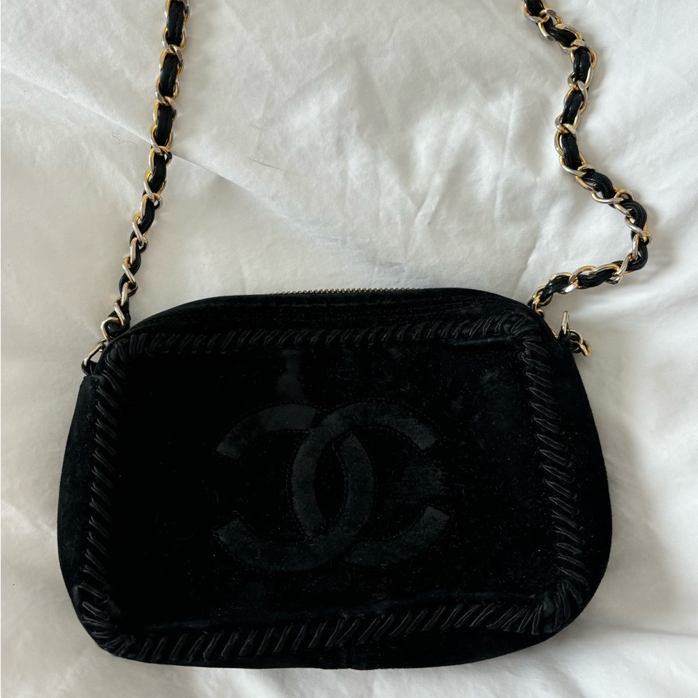 Chanel Vintage Black Suede Tassel Camera Bag - Picture 2 of 6